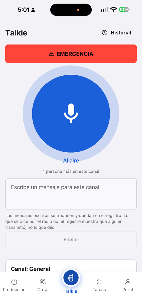 La pantalla del Talkie con el botón grande presionado y el aviso Al aire.
